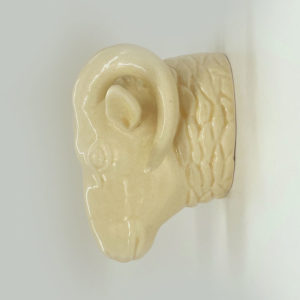 Carnero  
 18cm.
